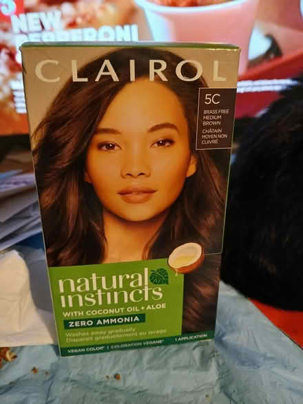 Photo of free Clairol,medium brown hair color (Bronx.morrisania 10456) #1