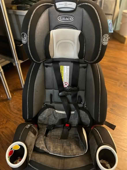 Photo of free Graco Convertible Car Seat (Greenbelt) #1