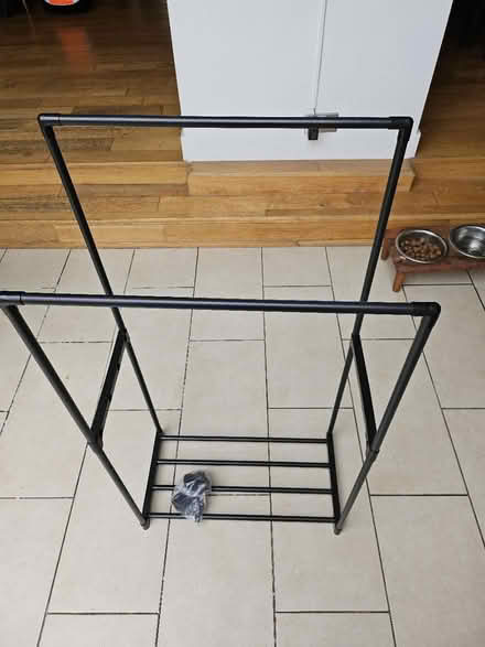 Photo of free Cloths rail (ME15) #1