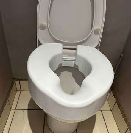 Photo of free Perching stool and raised toilet seat (Yarnton OX5) #2