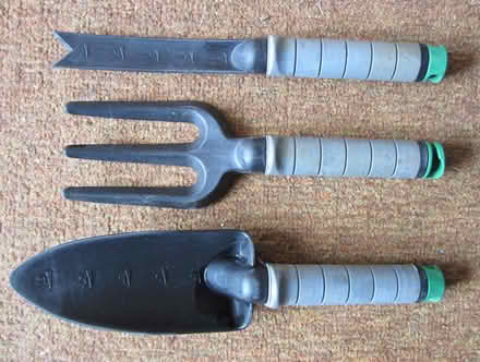 Photo of free plastic garden tools (Monkton Farleigh BA15) #1