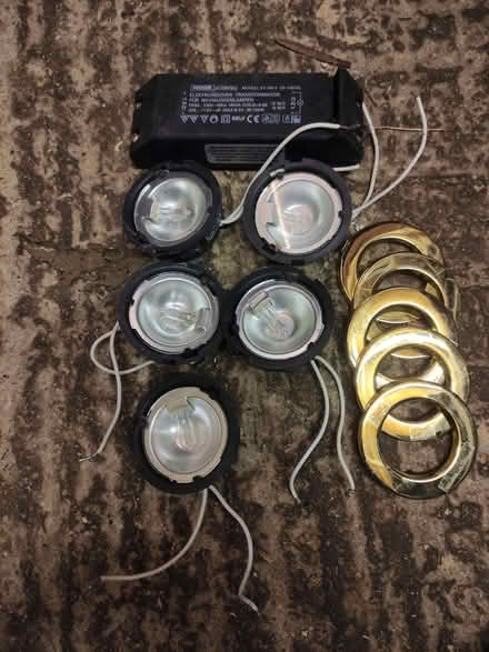 Photo of free Halogen downlight set (GU17) #1