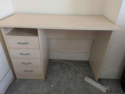 Photo of free Desk (St albans) #1