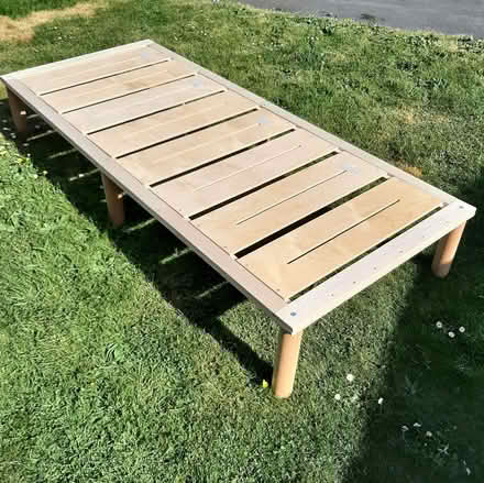 Photo of free Small-Single BED with MATTRESS (2ft6) (Calthorpe OX16) #1