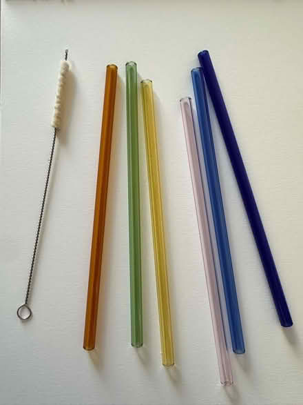 Photo of free Coloured Glass Drinking Straws With Cleaning Tool (Fairhaven FY8) #1