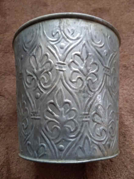 Photo of free Decorative Metal Planter 6" Tall (Holland Park W11) #1