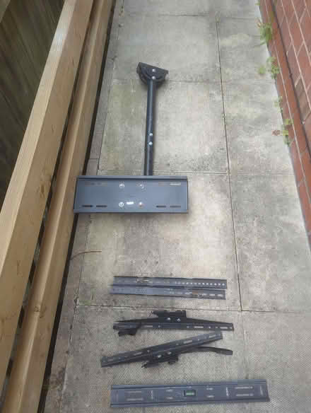 Photo of free TV brackets (Top valley NG5) #1