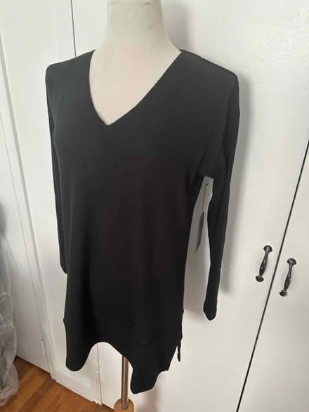 Photo of free Women’s sweater xs with tags (Clinton Hill, Brooklyn) #2