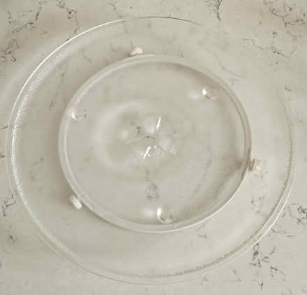 Photo of free Glass Microwave turntable plate (Bilton HG1) #1