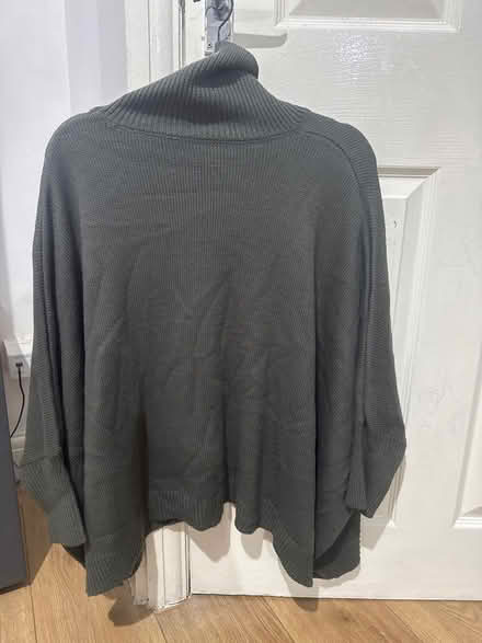 Photo of free Sweat shirt (L4) #1