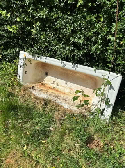 Photo of free Cast iron bath (Chessington KT9) #1