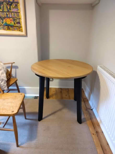 Photo of free Little dining table (Plumstead common SE18) #1