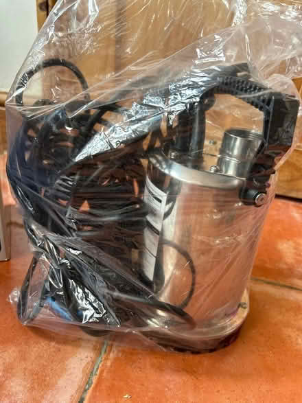 Photo of free Faulty submersible water pump (Cheshunt EN7) #2
