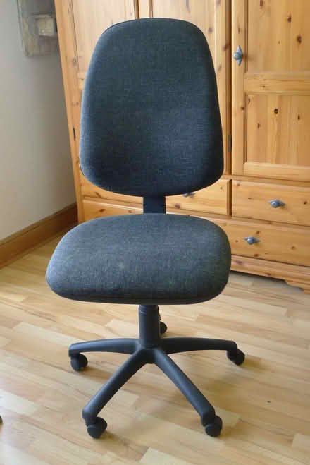 Photo of free Office swivel chair (Charvil RG10) #3