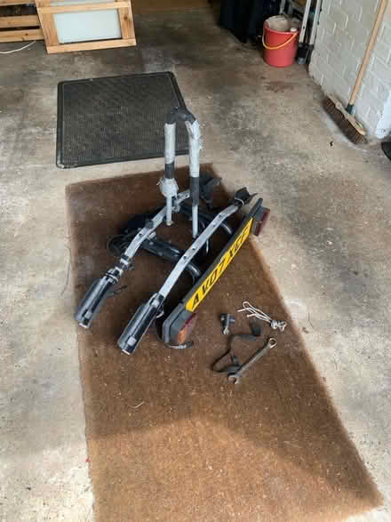 Photo of free Thule towbar-mounted bike rack (Digswell AL6) #1