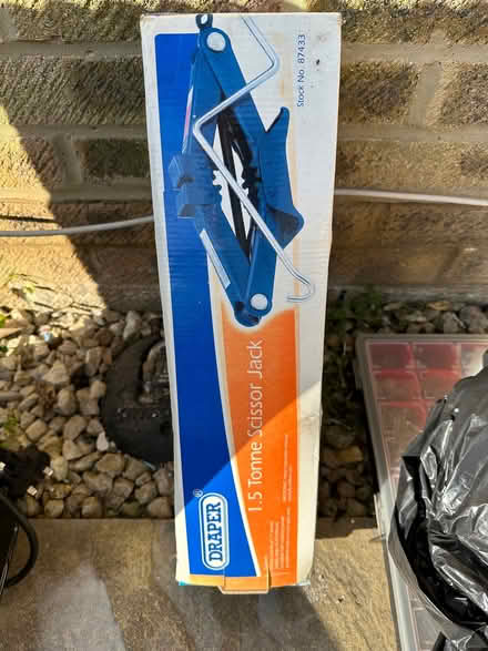 Photo of free 1.5 tonne jack (Abingdon-on-Thames OX14) #1