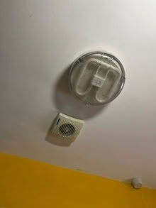 Photo of free Bathroom (or hallway) light, round, fluorescent (N1) #1