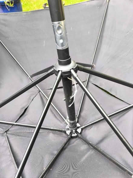 Photo of free Black Garden parasol - snapped cord (Reading RG2 (Shinfield Road)) #2