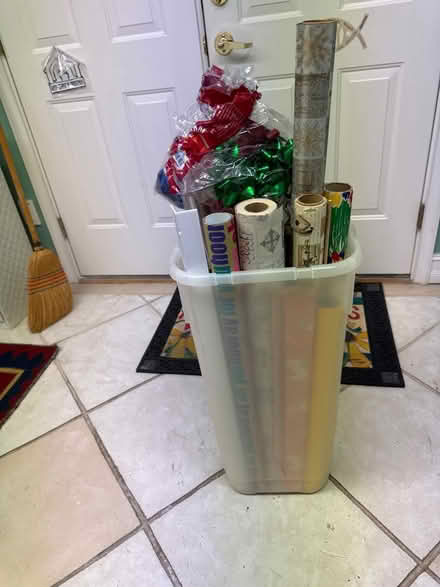 Photo of free Holiday gift wrapping (Northeast) #2