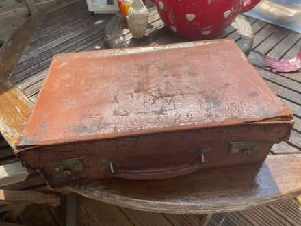 Photo of free Vintage case (Hampton TW12) #2