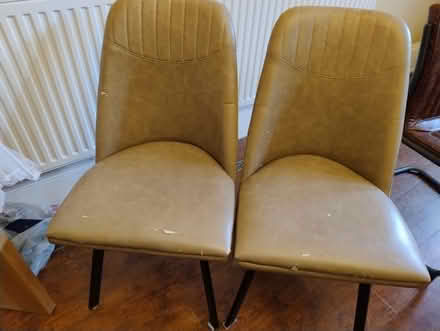 Photo of free Dining table and chairs (SE9) #1