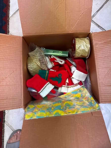 Photo of free Holiday gift wrapping (Northeast) #4