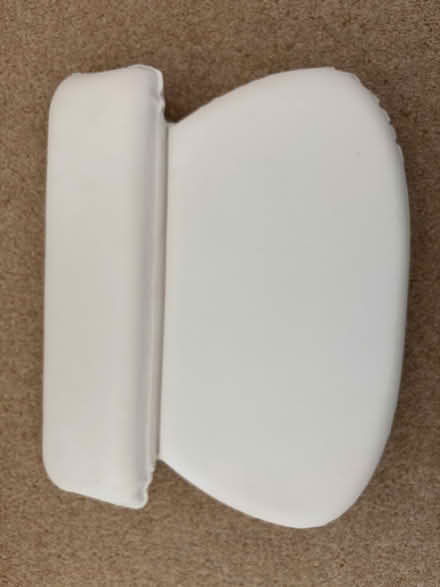 Photo of free Bath pillow (Cam GL11) #1