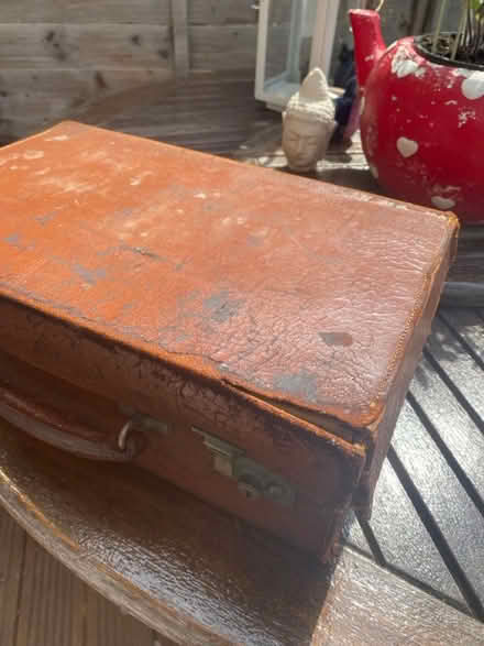 Photo of free Vintage case (Hampton TW12) #3