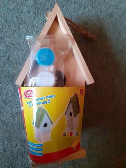 Photo of free Small paintable Birdhouse (Surrey Heath GU15) #1