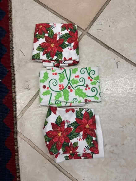 Photo of free Holiday gift wrapping (Northeast) #3