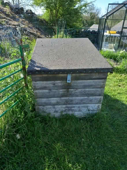 Photo of free Coop (Parwich DE6) #3