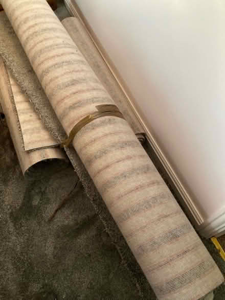 Photo of free 5 x carpet offcuts (Greatfield GL51) #1