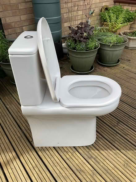 Photo of free Complete toilet. (Grappenhall WA4) #1