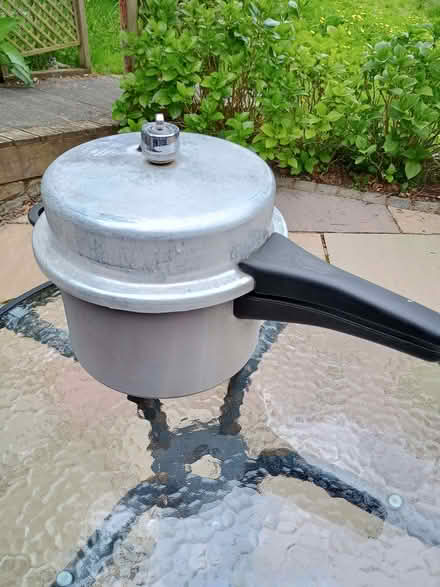 Photo of free pressure cooker (Owlbury SY9) #2