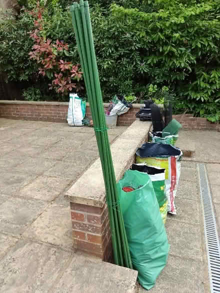 Photo of free Garden miscellany (Windlesham GU20) #1