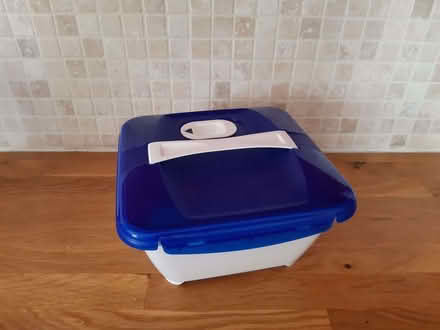 Photo of free lunchbox (Iron Acton BS37) #3