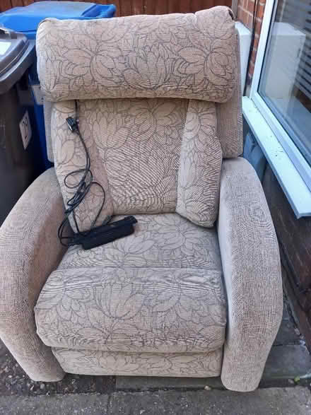 Photo of free Electric reclining armchair (IP1) #1