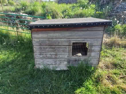 Photo of free Coop (Parwich DE6) #2