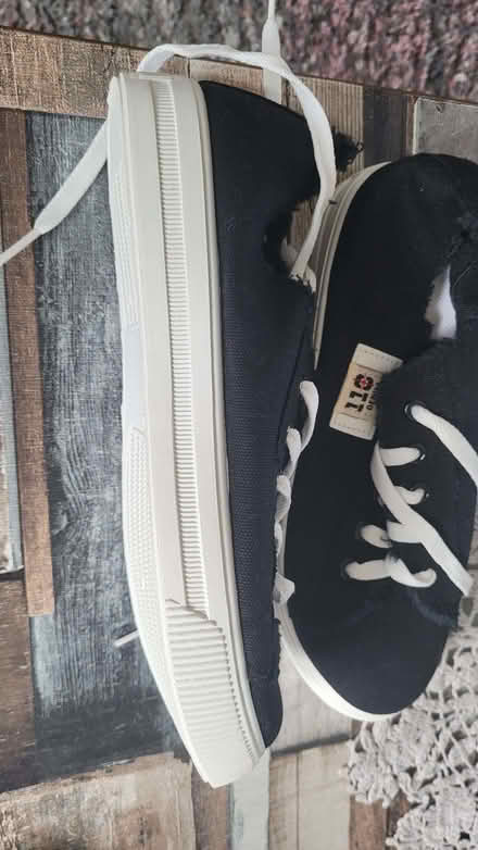 Photo of free Black pumps brand new size 38 (Mereoak Park RG2) #1