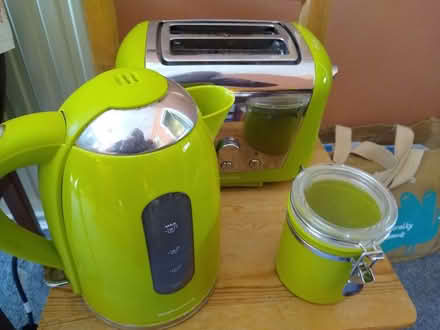 Photo of free Kettle, toaster and tea caddy (Higham Hill E17) #1