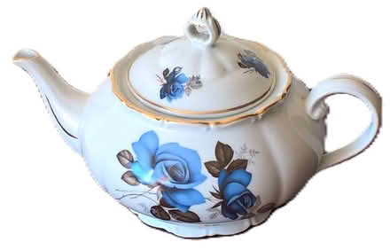 Photo of free Pretty teapot (Hoddesdon EN11) #1