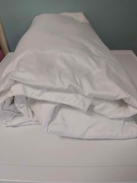 Photo of free Silentnight 4.5tog king size duvet (Woolton L25) #2