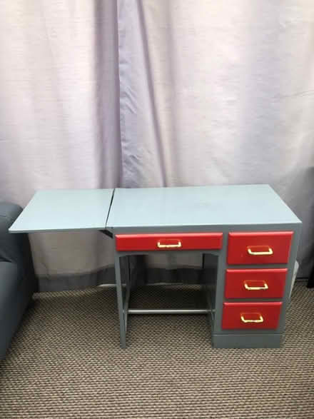 Photo of free Desk for boys room (Thornton Heath CR7) #3