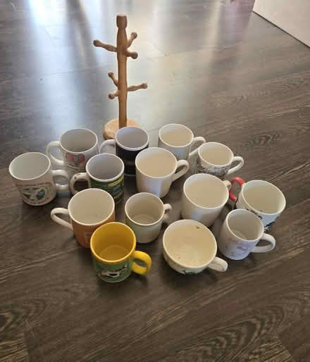 Photo of free Mugs & Mug Tree (Aldershot GU12) #1