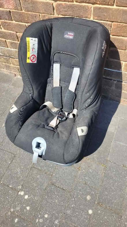 Photo of free Britax child car seat (BH11) #2