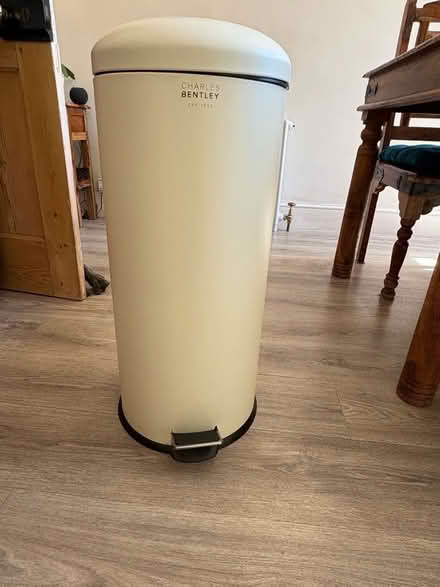 Photo of free Pedal Bin (Dormansland RH7) #1