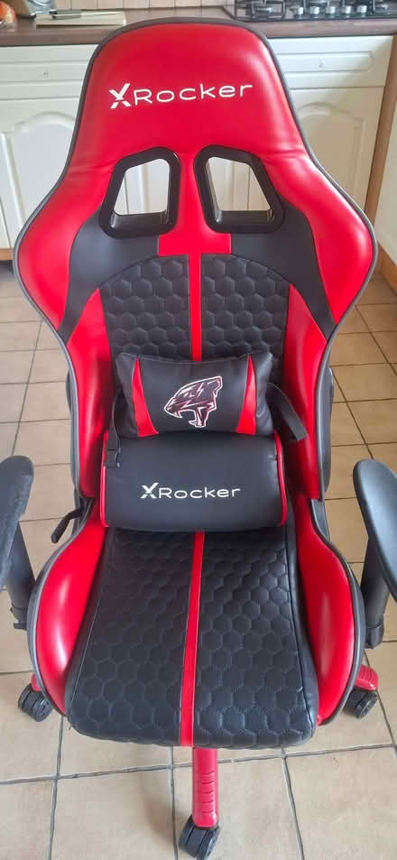Photo of free X Rocker gaming / computer chair junior (Over CW7) #1