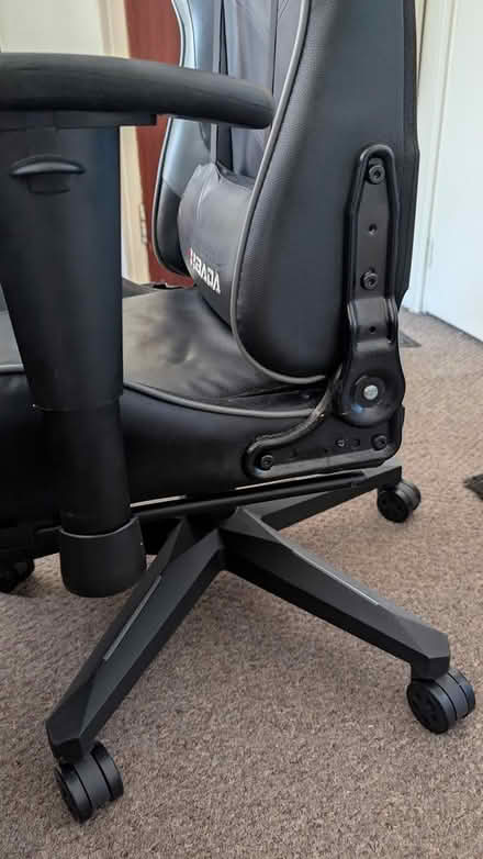 Photo of free Gaming Chair (Me16) #2