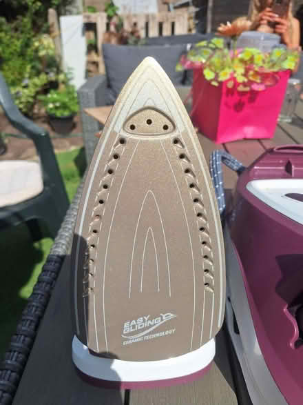 Photo of free Tefal steam iron (DE15 0DD) #2