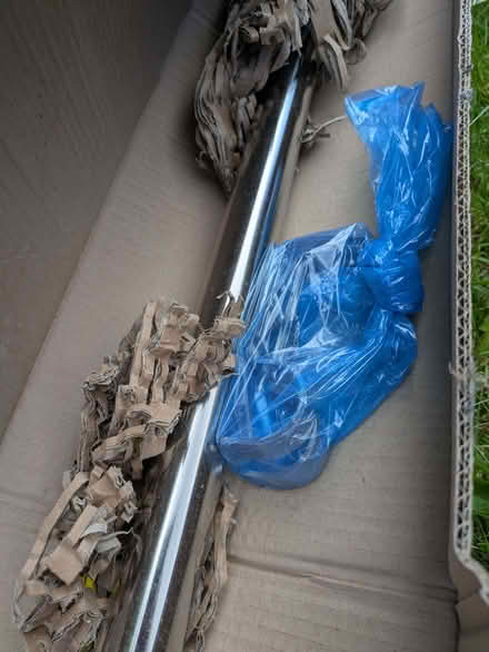 Photo of free Metal curtain pole with fixings (Low Leighton SK22) #1